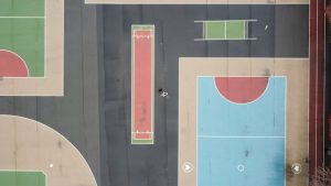 Quelles solutions choisir pour un terrain multisport adapté à votre jardin